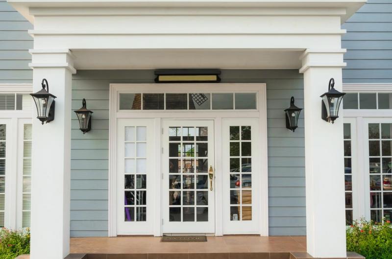 La pose de volets &agrave; Saint-Jean-de-Luz : quel type choisir ?